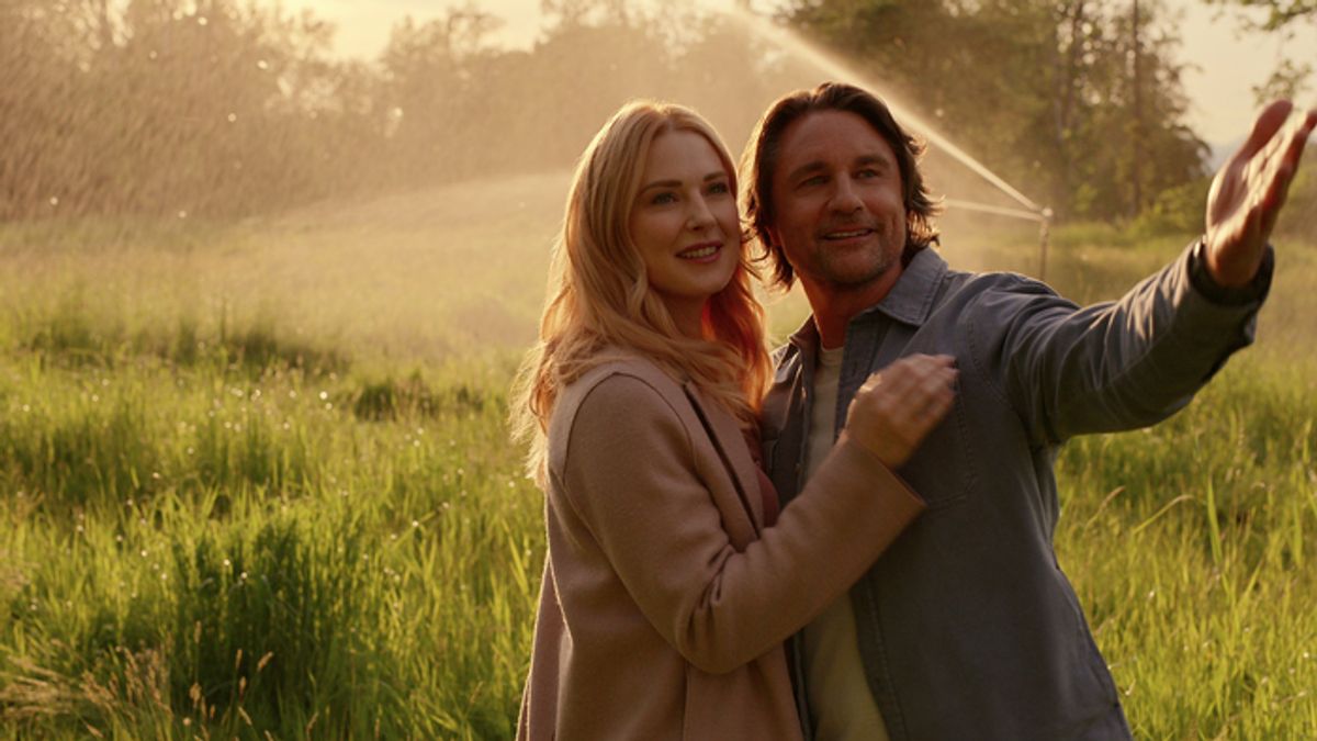 Martin Henderson and Alexandra Breckenridge  at 