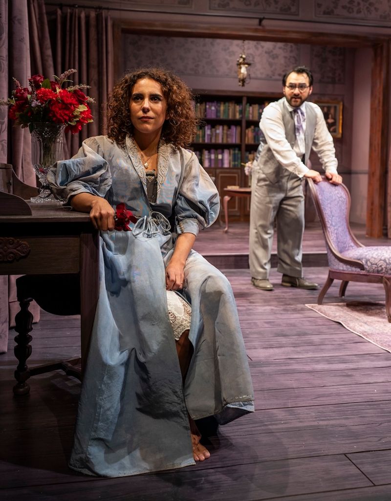 Photos: HEDDA GABLER at Remy Bumppo Theatre Company — photo 3 of 13