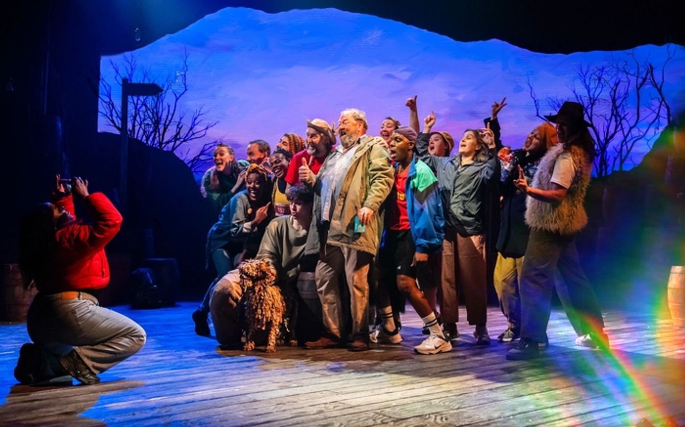 Photos: THE UNLIKELY PILGRIMAGE OF HAROLD FRY at Theatre Royal Haymarket  Image
