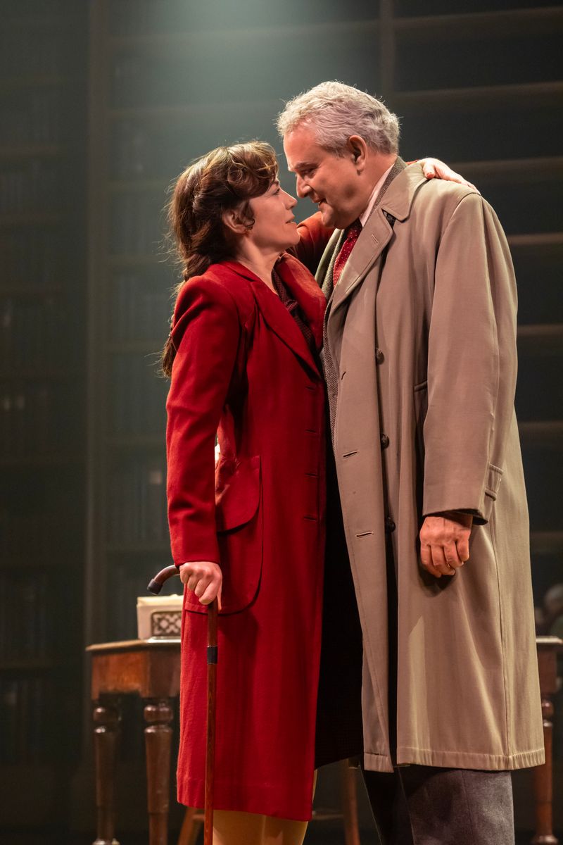 Photos: SHADOWLANDS At Aldwych Theatre — photo 5 of 19
