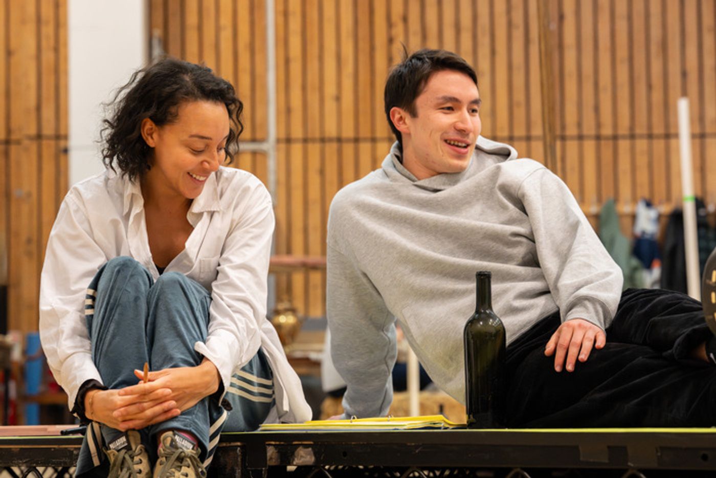 Photos: SUMMERFOLK in Rehearsal at the National Theatre  Image