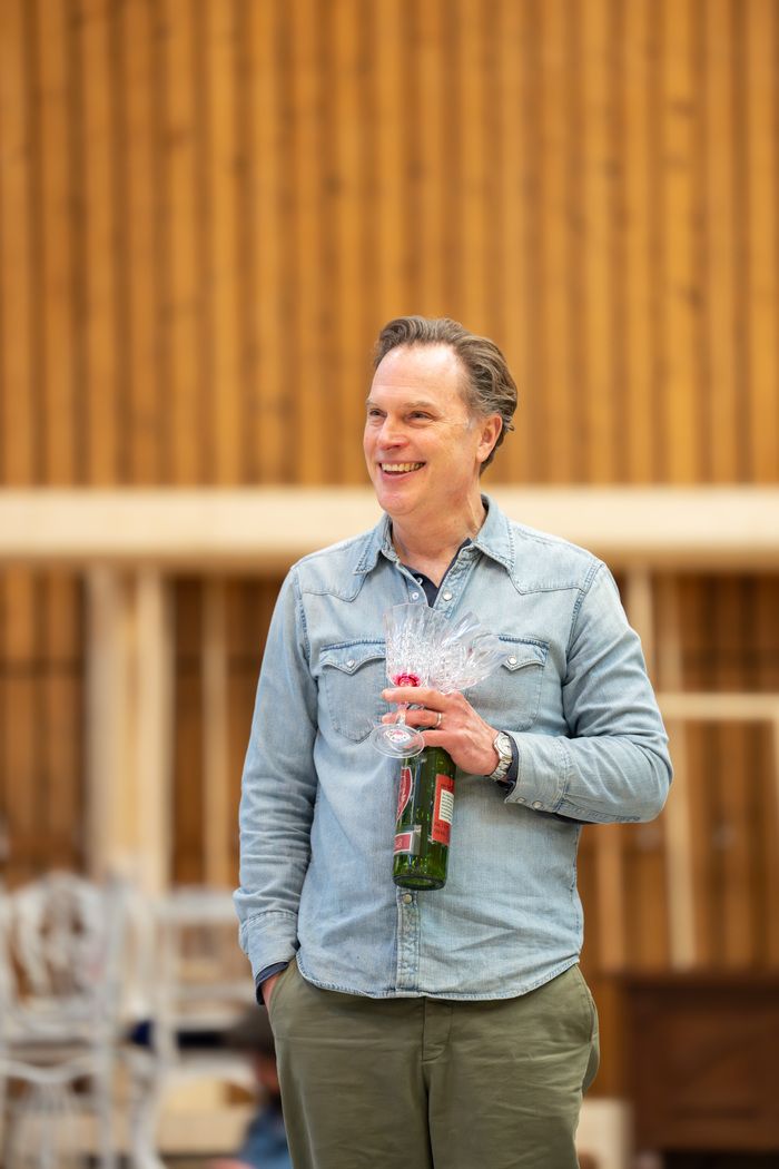 Photos: SUMMERFOLK in Rehearsal at the National Theatre — photo 6 of 26