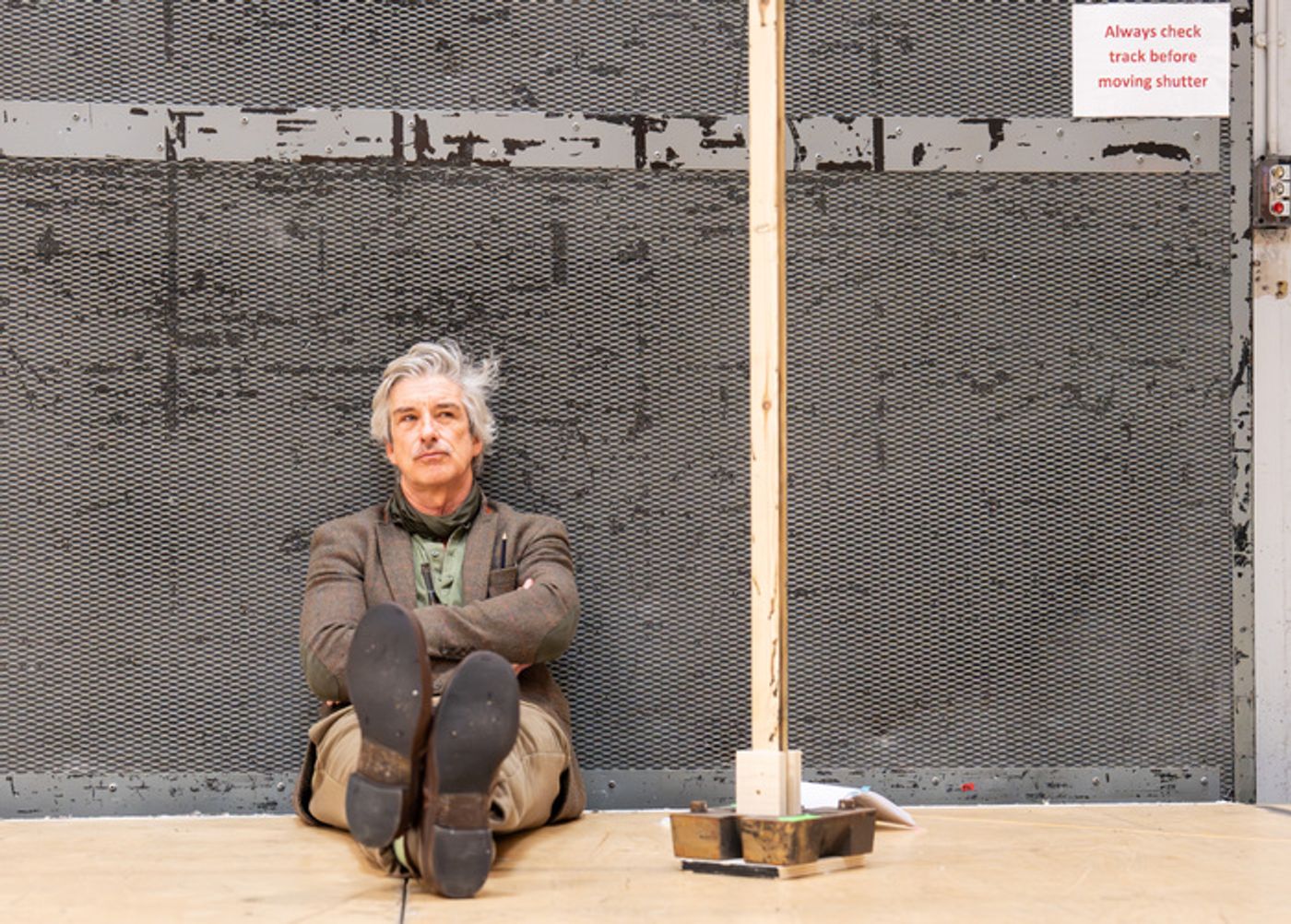 Photos: SUMMERFOLK in Rehearsal at the National Theatre  Image