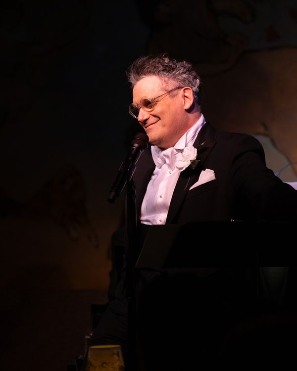 Isaac Mizrahi at Cafe Carlyle Photo