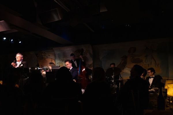 Isaac Mizrahi at Cafe Carlyle Photo