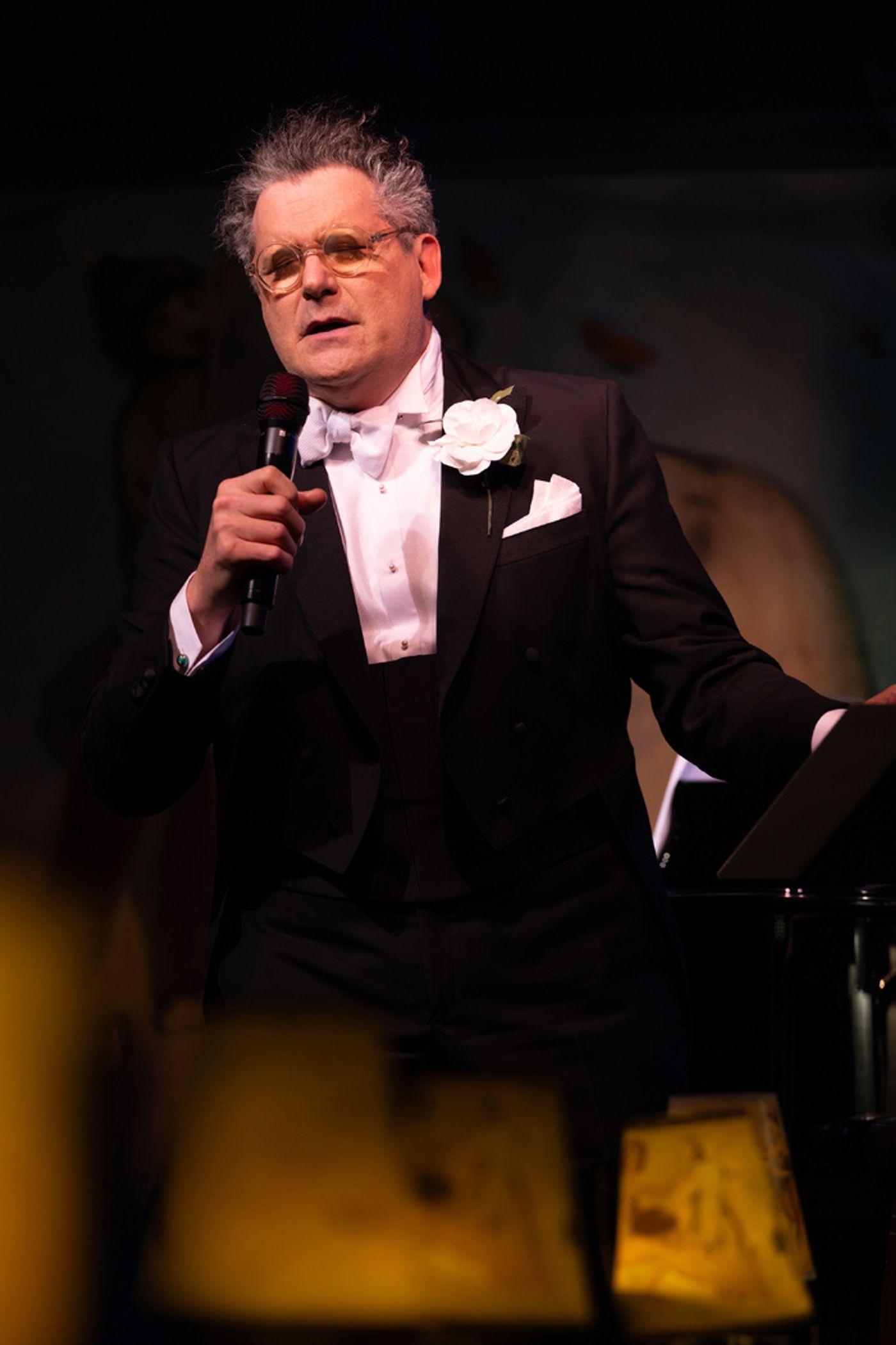 Photos: Isaac Mizrahi Kicks Off Cafe Carlyle Residency  Image