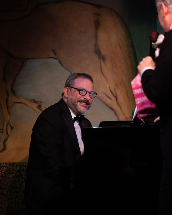 Isaac Mizrahi at Cafe Carlyle Photo