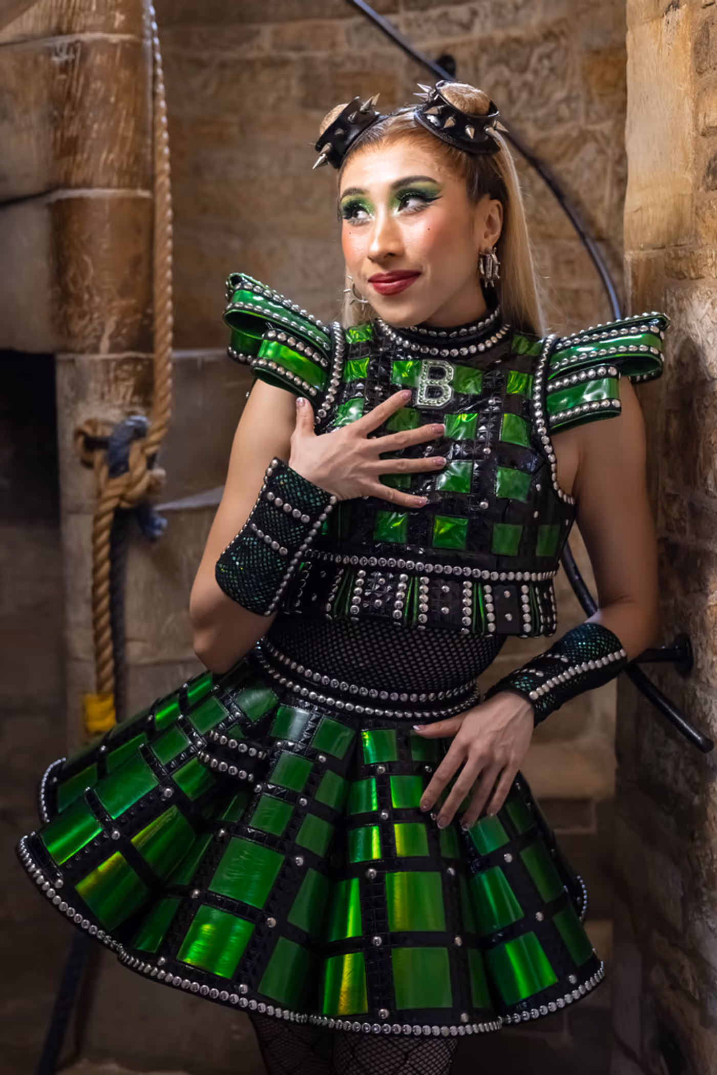 Photos: SIX Star Thảo Therese Nguyễn Visits Hever Castle Anne Boleyn Exhibition Photos: SIX Star Thảo Therese Nguyễn Visits Hever Castle Anne Boleyn Exhibition Image