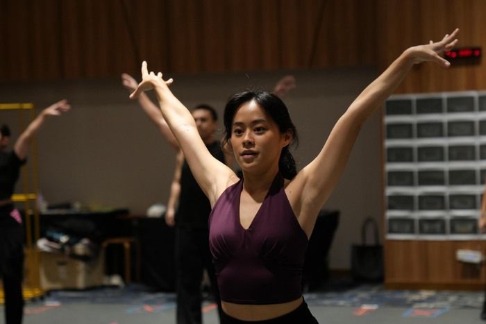 Photos/Video: A CHORUS LINE in Rehearsal in the Philippines — photo 40 of 45