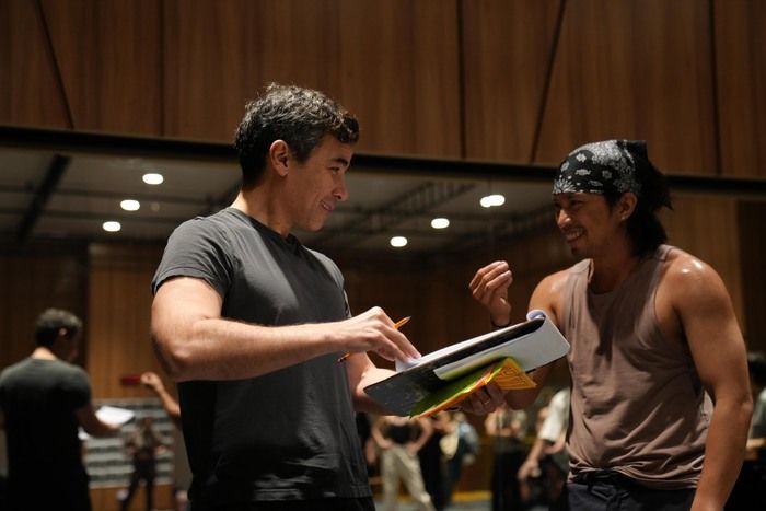 Photos/Video: A CHORUS LINE in Rehearsal in the Philippines — photo 27 of 45