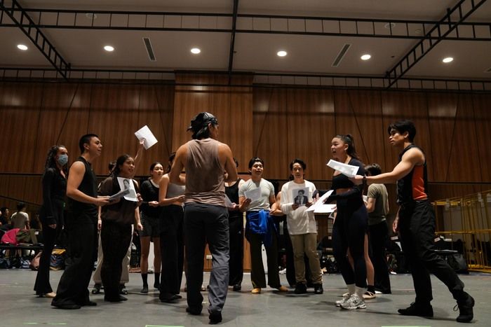Photos/Video: A CHORUS LINE in Rehearsal in the Philippines — photo 26 of 45