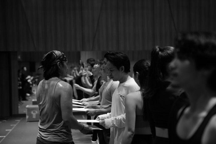 Photos/Video: A CHORUS LINE in Rehearsal in the Philippines — photo 24 of 45