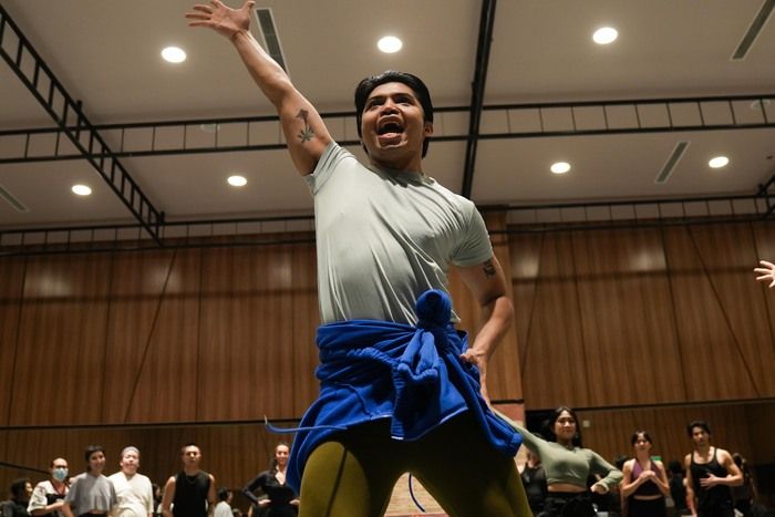 Photos/Video: A CHORUS LINE in Rehearsal in the Philippines — photo 5 of 45