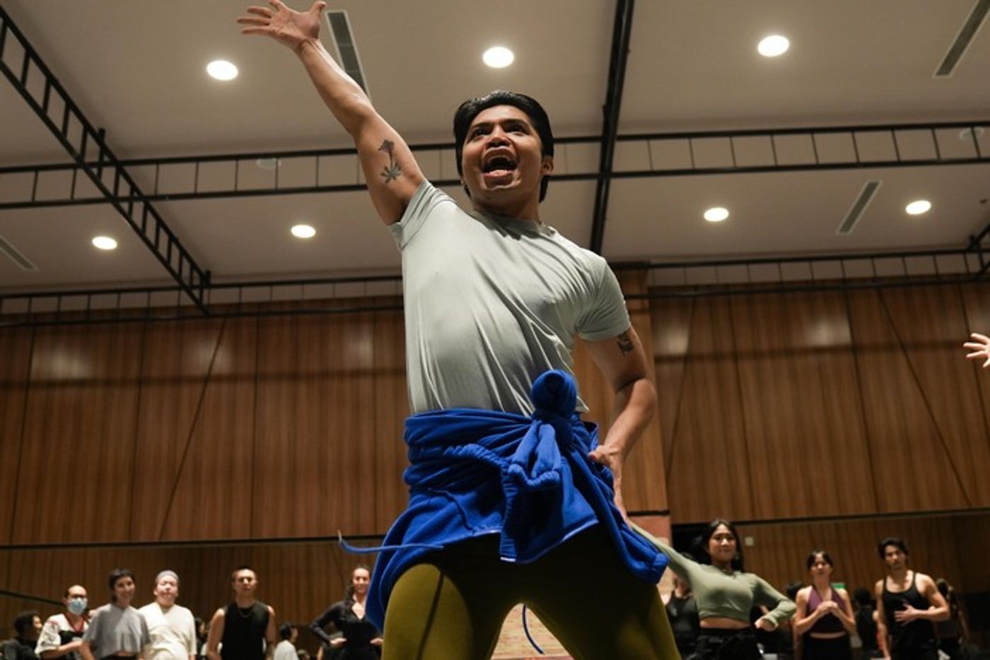 Photos/Video: A CHORUS LINE in Rehearsal in the Philippines  Image