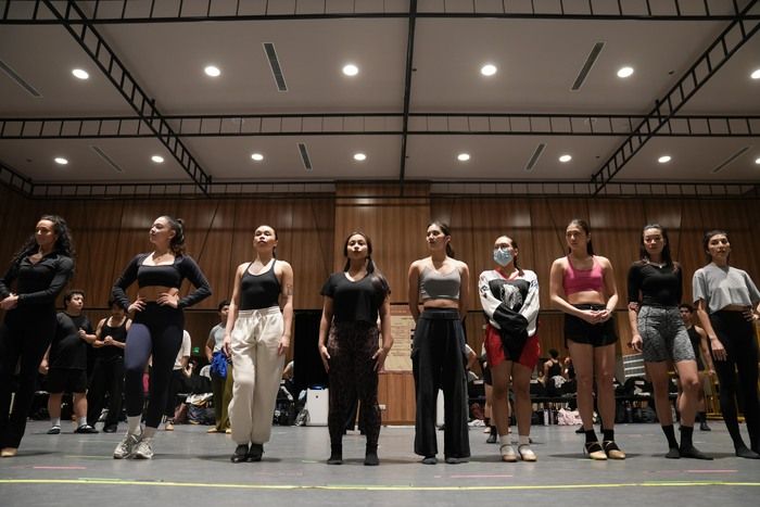 Photos/Video: A CHORUS LINE in Rehearsal in the Philippines — photo 3 of 45