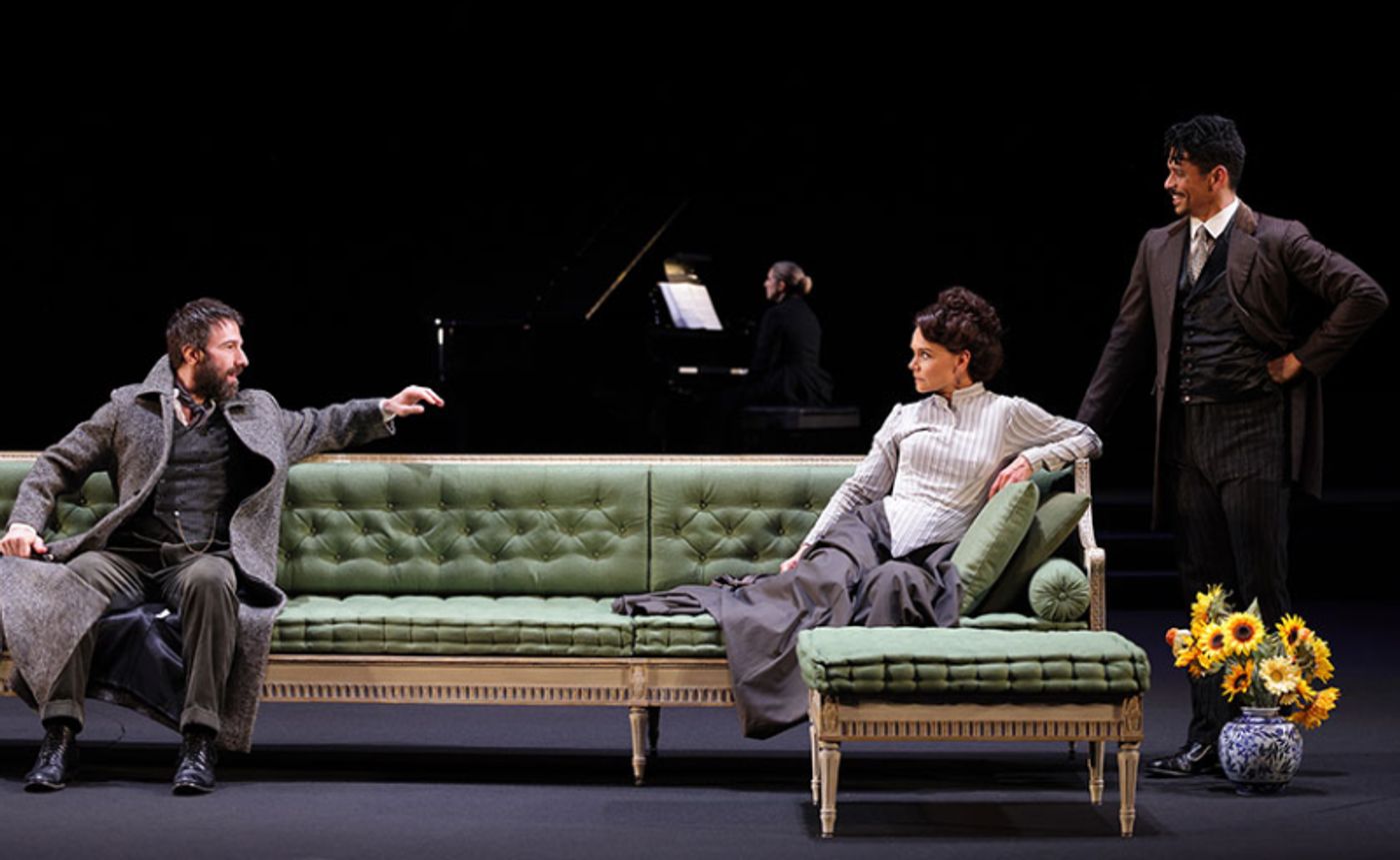 Review: HEDDA GABLER at The Old Globe  Image