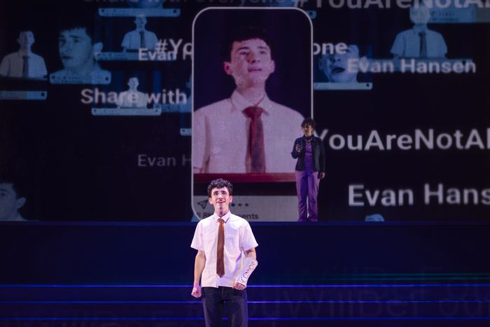 Photos: First Look at Paramount's Chicago Regional Premiere of DEAR EVAN HANSEN — photo 15 of 19