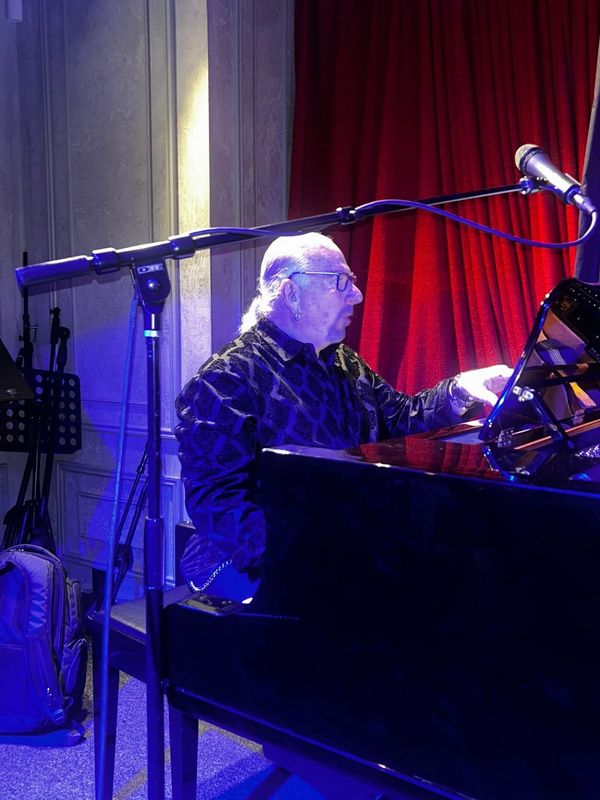 Photos: Katy Monroe Brings GLAMOUR, REIMAGINED to Maxan Jazz — photo 9 of 13