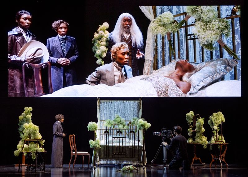 Photos: Cynthia Erivo Stars in DRACULA in London — photo 11 of 12