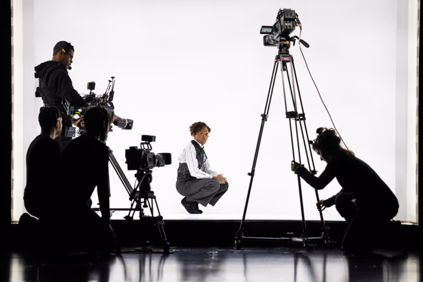 Photos: Cynthia Erivo Stars in DRACULA in London  Image