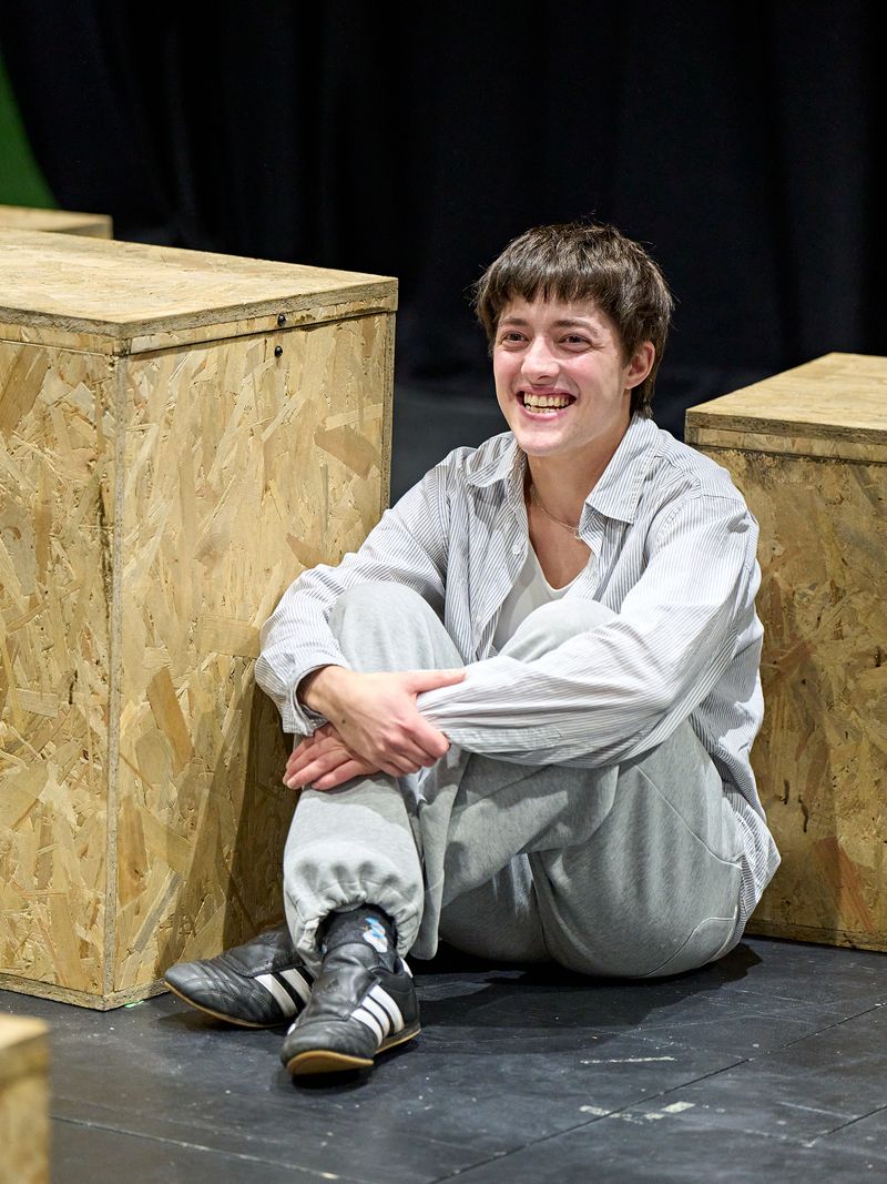 Photos: DRACULA in Rehearsal at the National Youth Theatre — photo 4 of 21