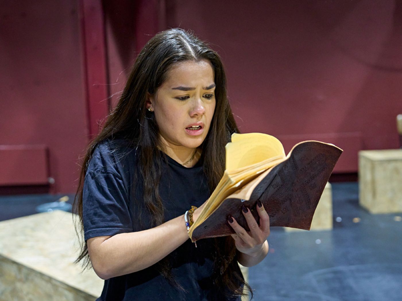 Photos: DRACULA in Rehearsal at the National Youth Theatre  Image
