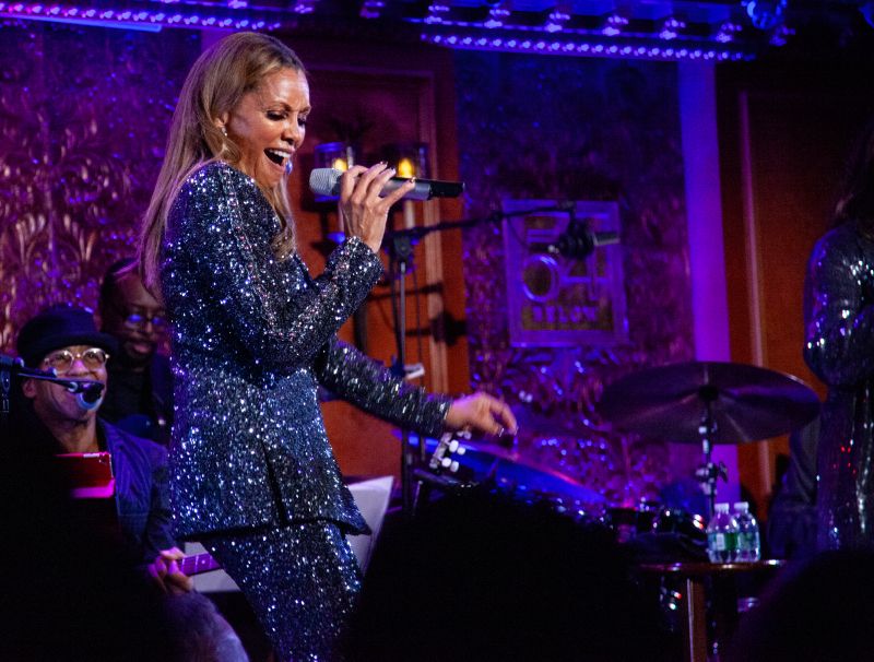Review: VANESSA WILLIAMS Brings Superstar Energy To 54 Below Image