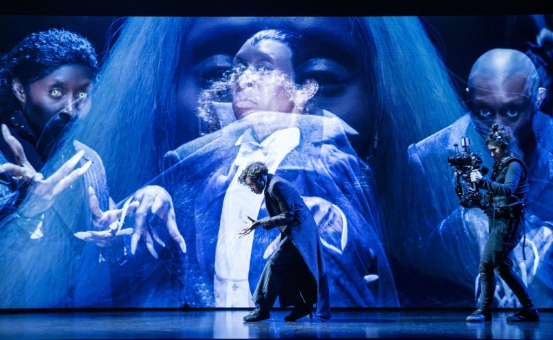 Review: DRACULA, Starring Cynthia Erivo, Noël Coward Theatre Image