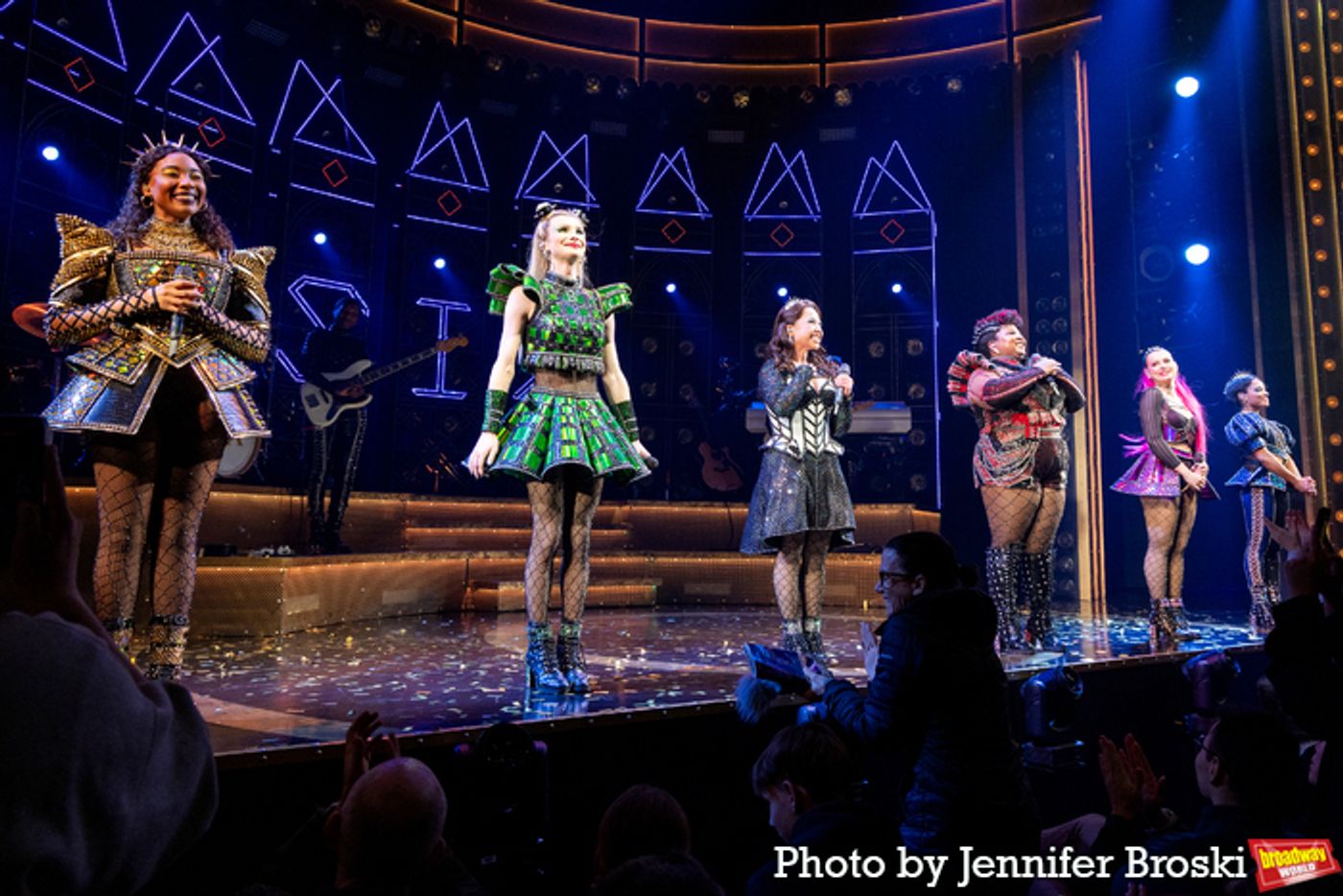 Photos: Dylan Mulvaney, Abigail Barlow, and the New Cast of SIX Take First Bows  Image