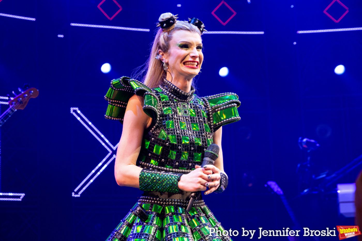 Photos: Dylan Mulvaney, Abigail Barlow, and the New Cast of SIX Take First Bows  Image