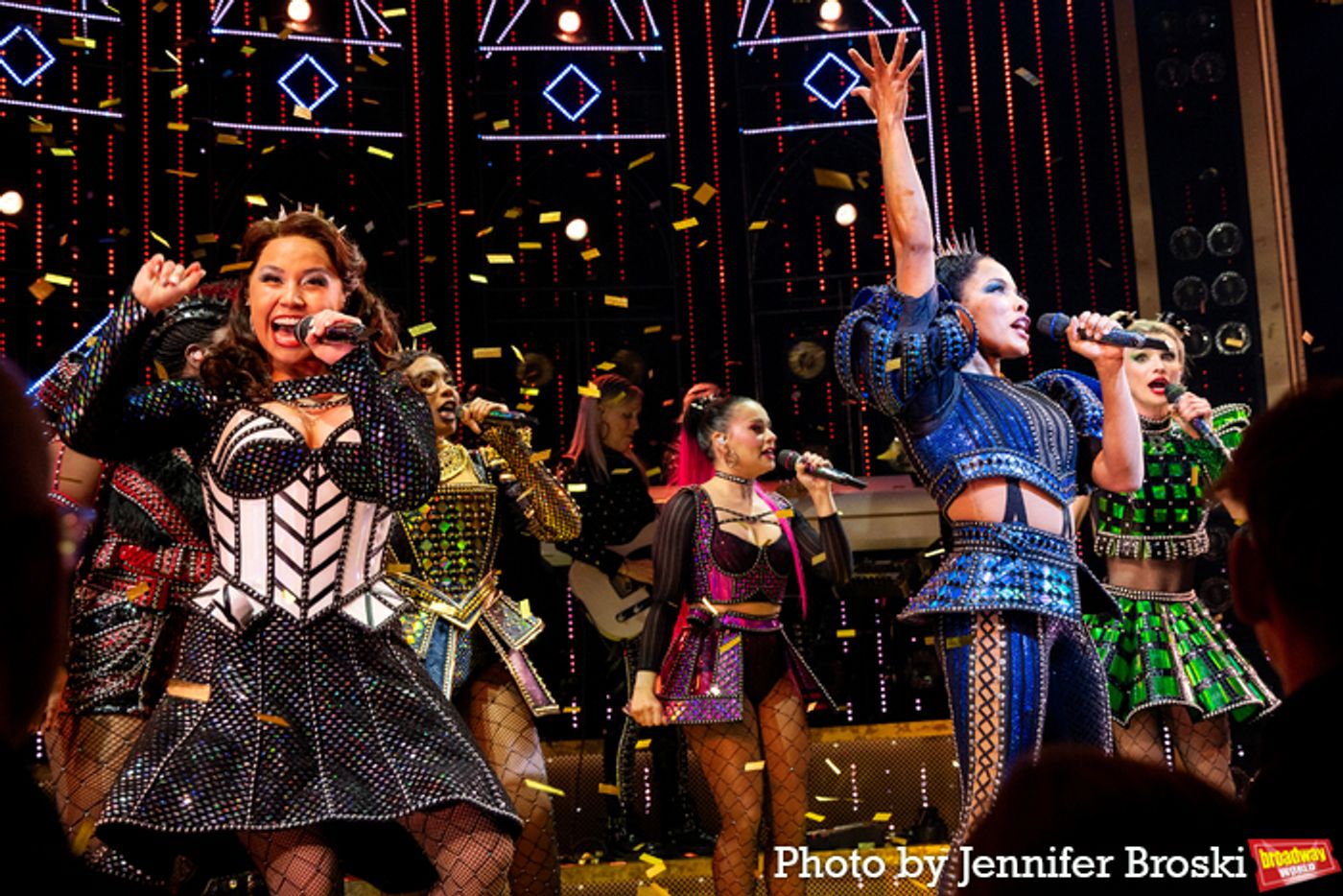 Photos: Dylan Mulvaney, Abigail Barlow, and the New Cast of SIX Take First Bows  Image