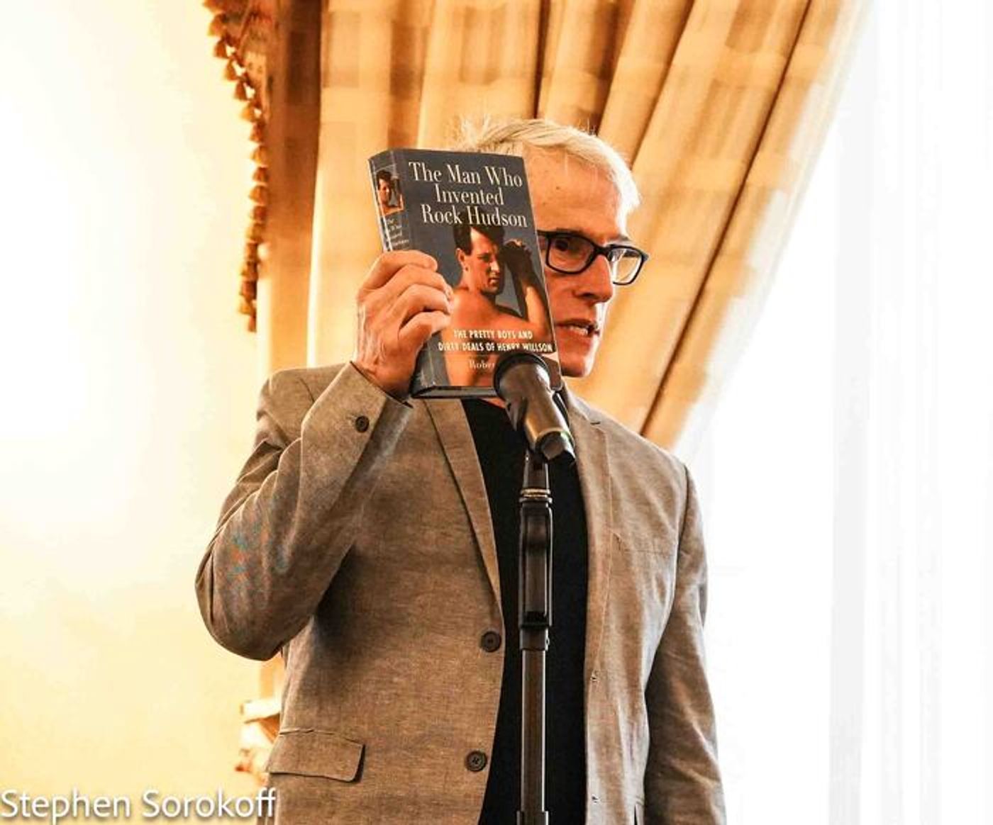 Review: Steven Brinberg & Robert Hofler Make An Excellent Pairing at the Dutch Treat Club  Image