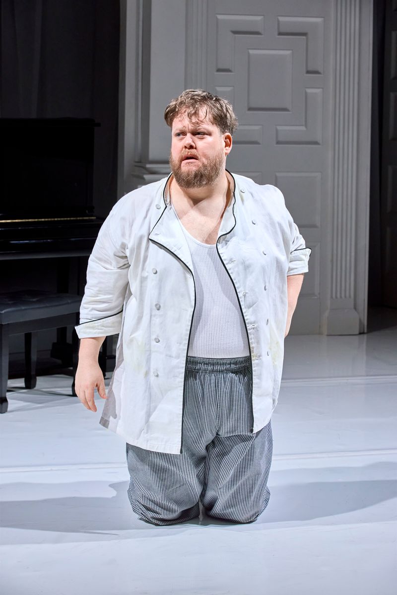 Photos: Headlong's A MIDSUMMER NIGHT'S DREAM at Leeds Playhouse — photo 4 of 22