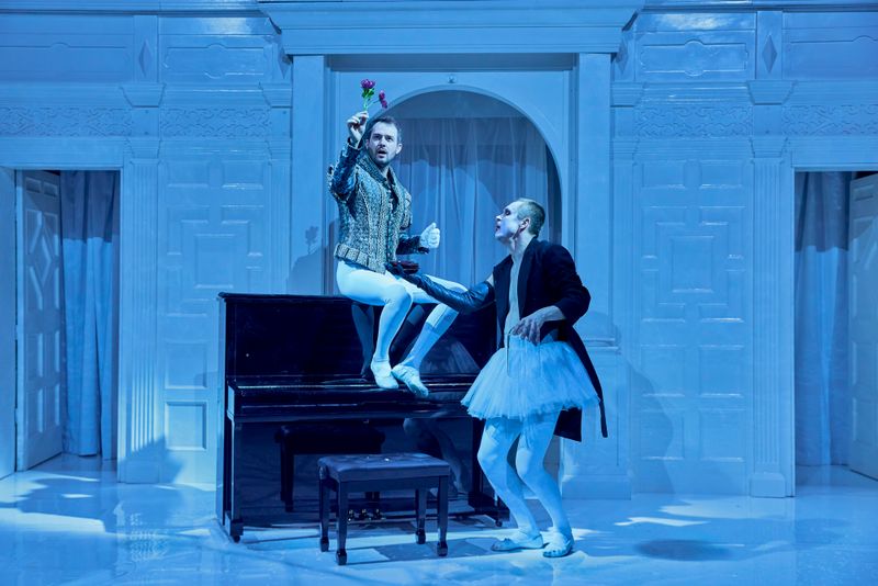 Photos: Headlong's A MIDSUMMER NIGHT'S DREAM at Leeds Playhouse — photo 9 of 22