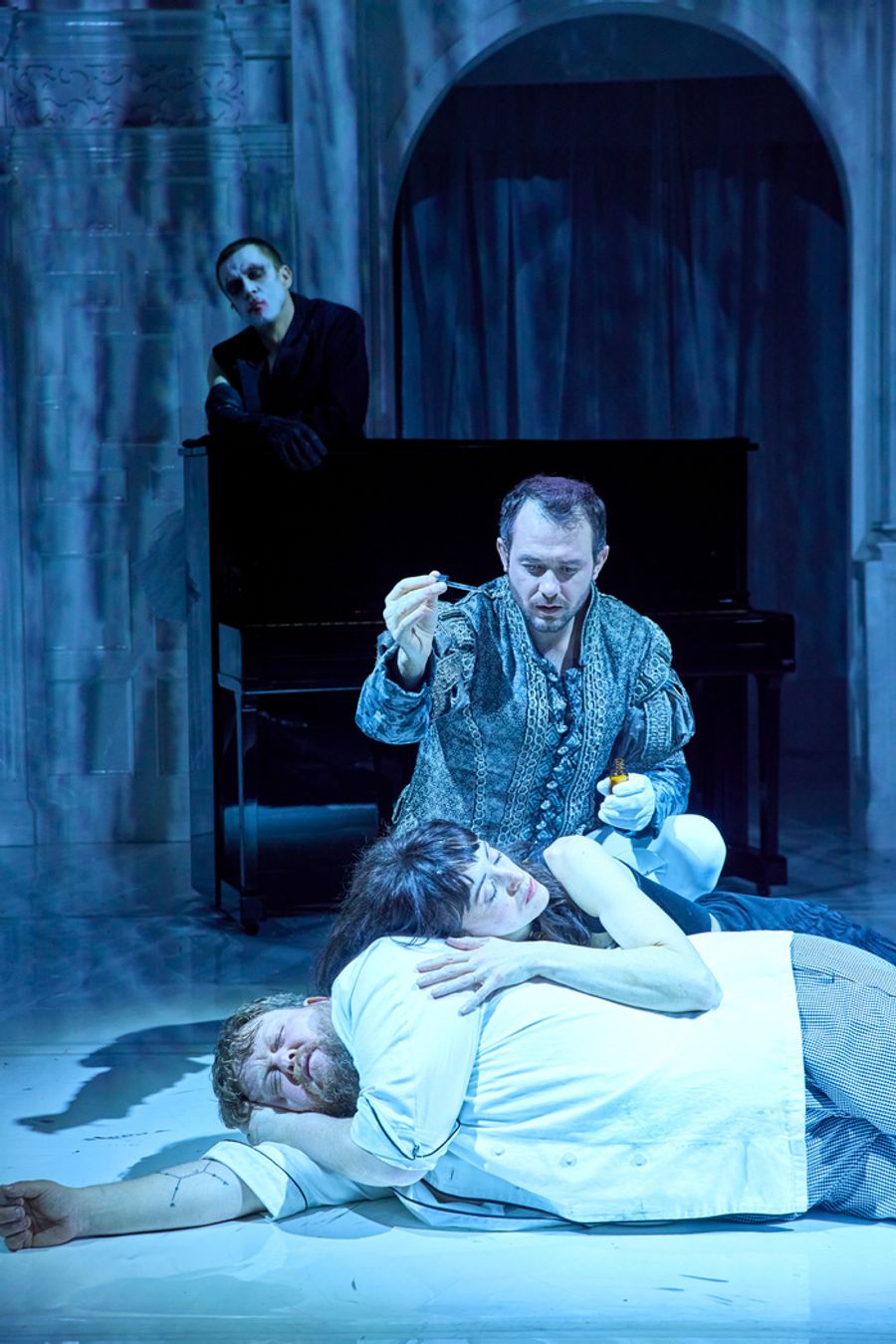 Photos: Headlong's A MIDSUMMER NIGHT'S DREAM at Leeds Playhouse Image