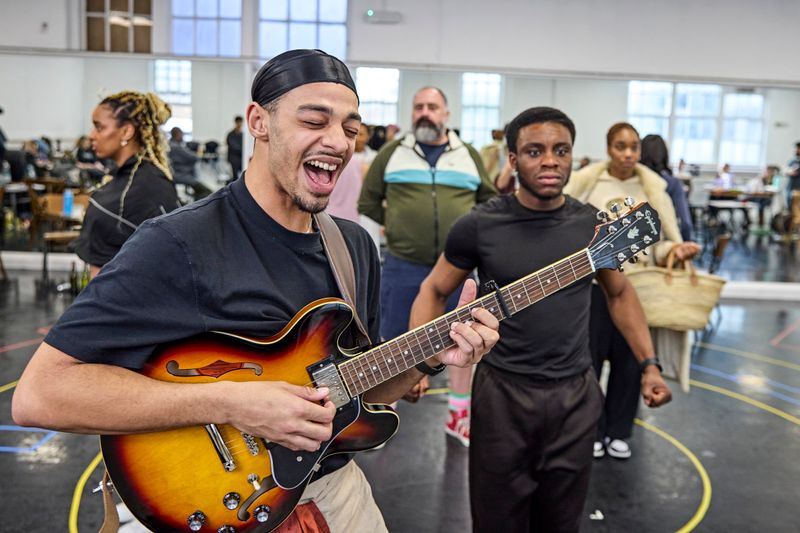 Photos: HADESTOWN New West End Cast in Rehearsal — photo 12 of 16