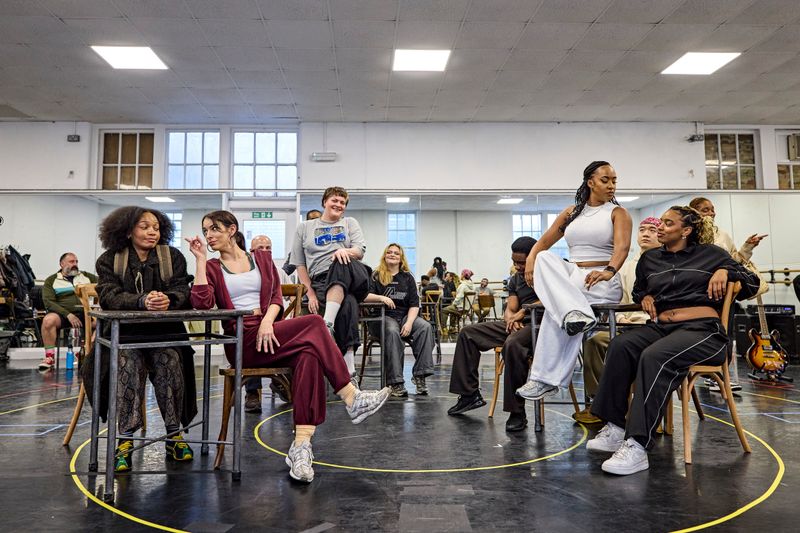 Photos: HADESTOWN New West End Cast in Rehearsal — photo 8 of 16