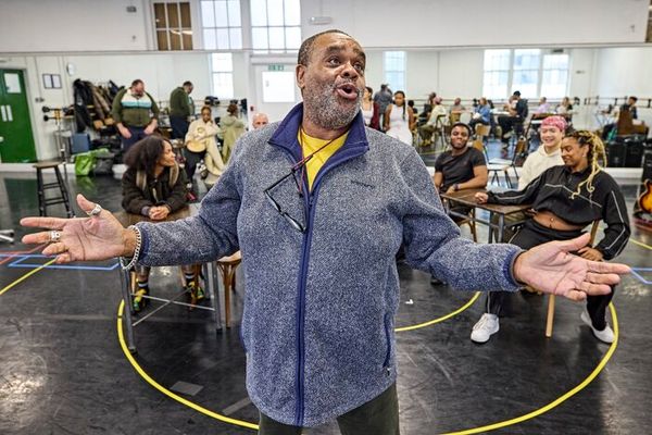 Clive Rowe and cast Photo