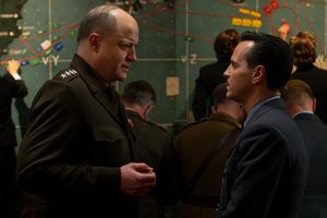 (L to R) Brendan Fraser as "Dwight D. Eisenhower" and Andrew Scott as "James Stagg" in director Anthony Maras' PRESSURE, a Focus Features release. Credit: Alex Bailey/Focus Features/StudioCanal © 2026 All Rights Reserved. @ BroadwayWorld (L to R) Brendan Fraser as "Dwight D. Eisenhower" and Andrew Scott as "James Stagg" i Photo