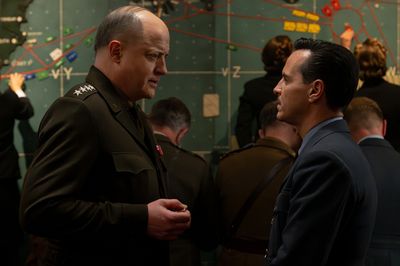 (L to R) Brendan Fraser as "Dwight D. Eisenhower" and Andrew Scott as "James Stagg" i Photo