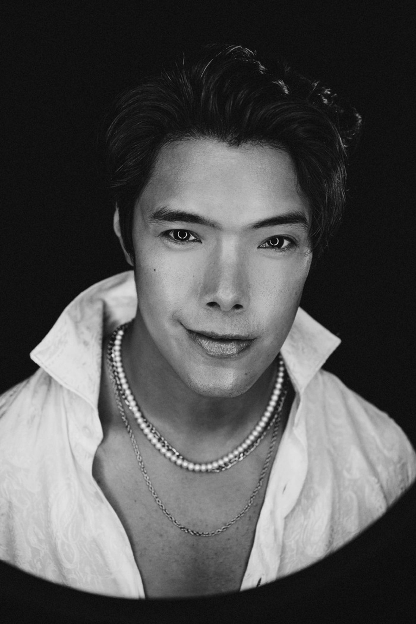 Photos: WORLD’S GREATEST LOVER Releases New Cast Images Ahead of London Premiere at The Other Palace  Image