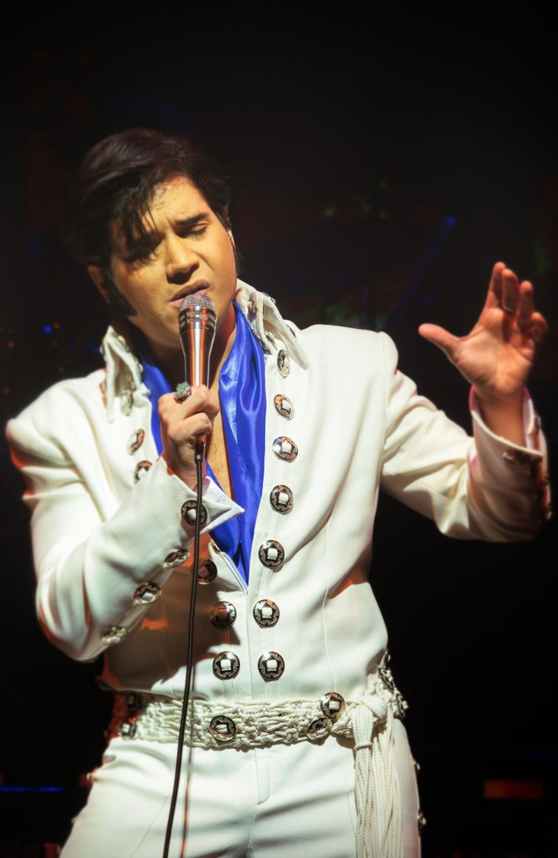 Review: ELVIS AND ELTON TOGETHER at New Theatre Restaurant Image