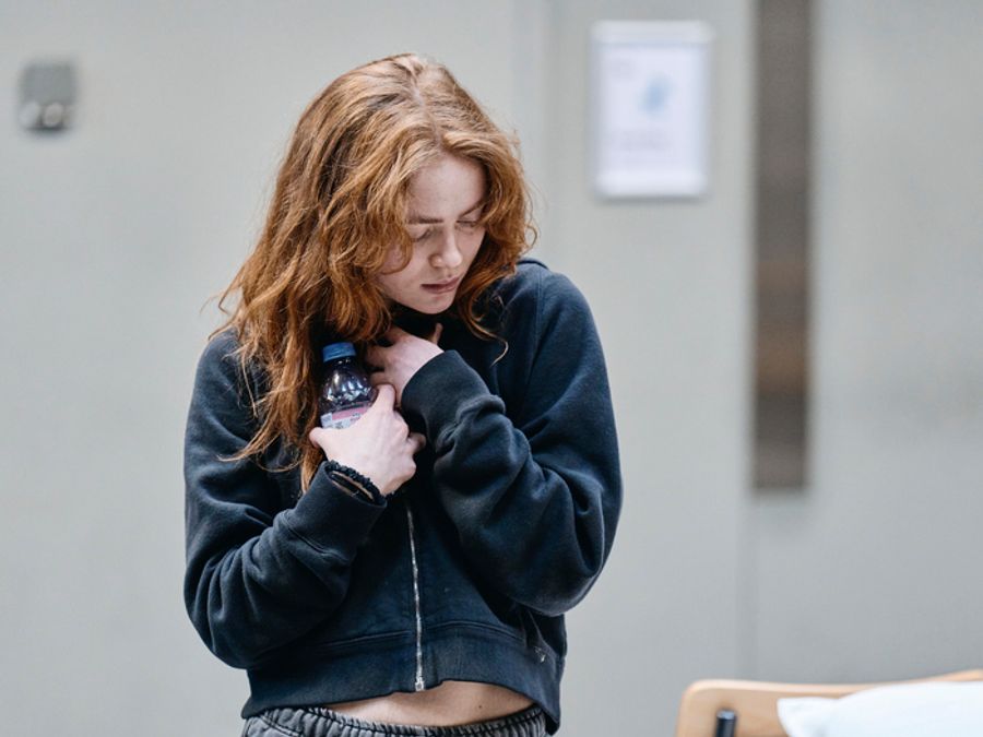 Photos: Sadie Sink, Noah Jupe, and More in Rehearsal For ROMEO & JULIET at the Harold Pinter Theatre  Image