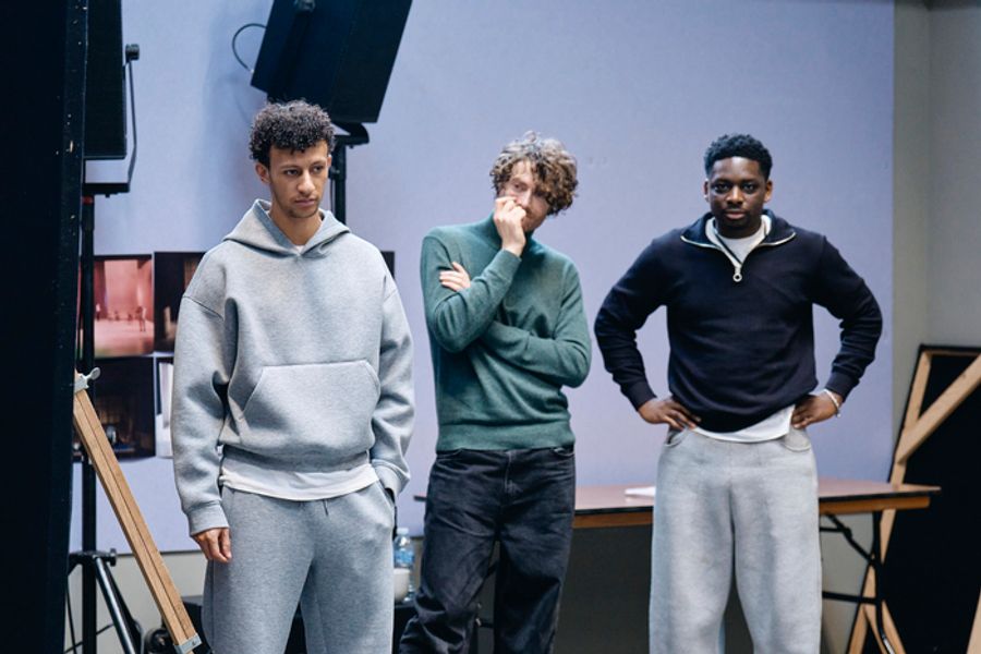 Photos: Sadie Sink, Noah Jupe, and More in Rehearsal For ROMEO & JULIET at the Harold Pinter Theatre  Image
