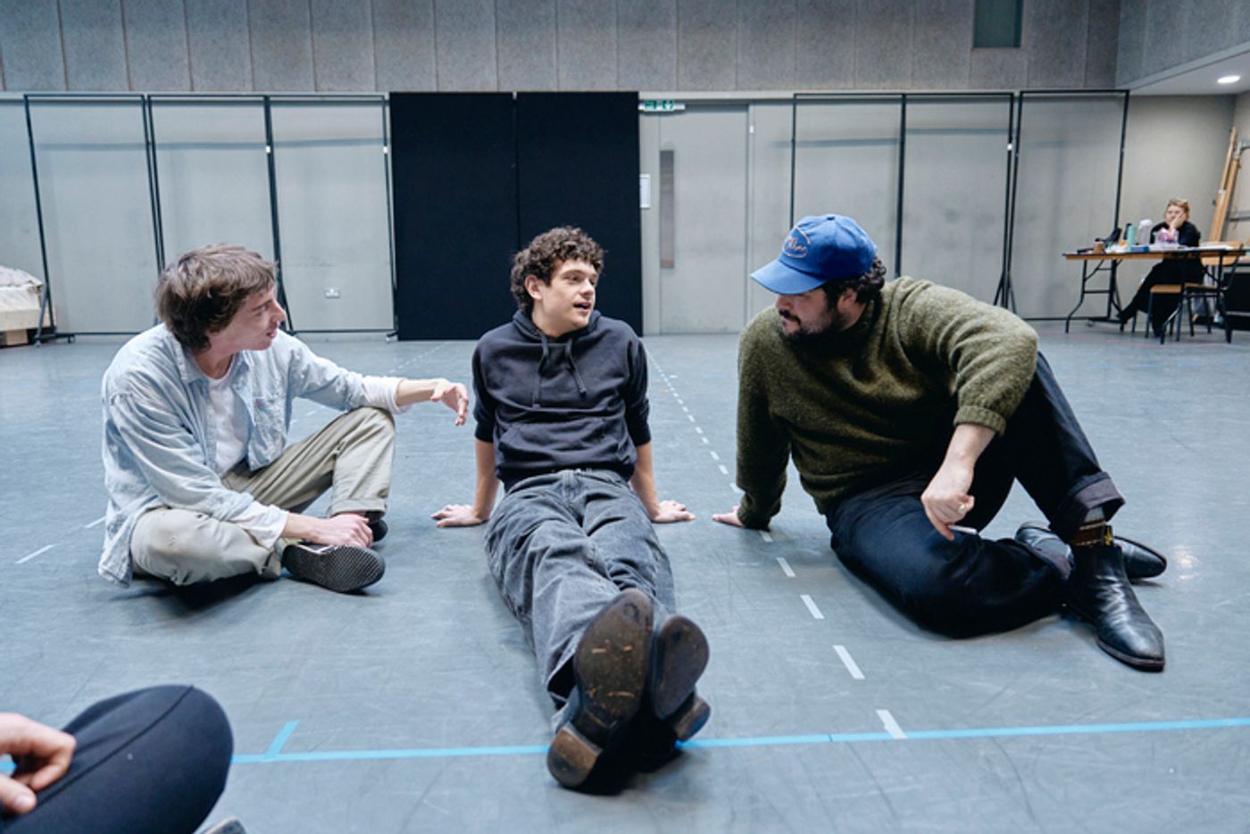 Photos: Sadie Sink, Noah Jupe, and More in Rehearsal For ROMEO & JULIET at the Harold Pinter Theatre  Image