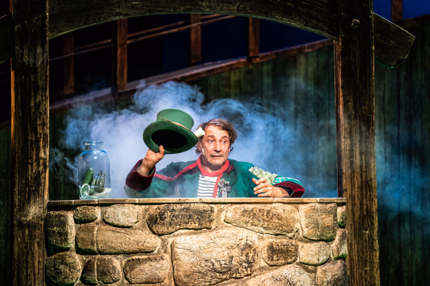 Review: DIVOTVORNÝ HRNEC v Divadle Hybernia  Image