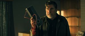 Alfred Molina Photo