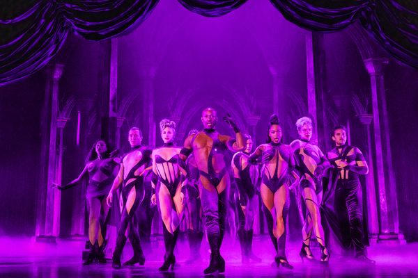 Taurean Everett and cast Photo