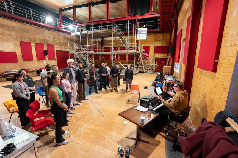 Photos: In Rehearsal with HENRY V at Royal Shakespeare Company — photo 15 of 18