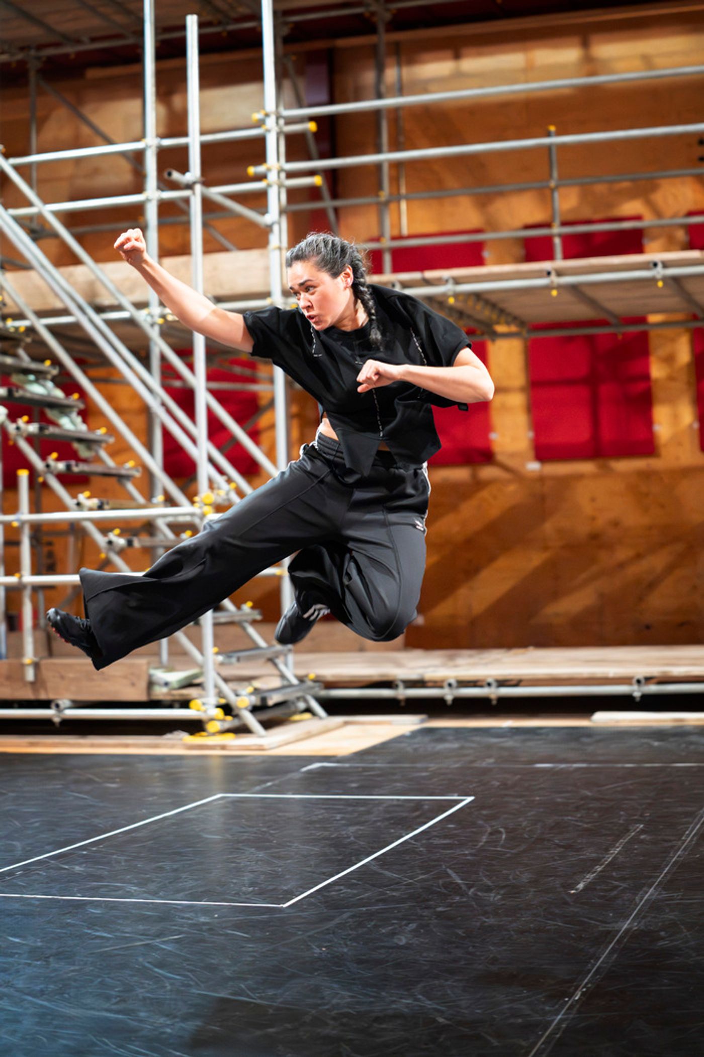 Photos: In Rehearsal with HENRY V at Royal Shakespeare Company Photos: In Rehearsal with HENRY V at Royal Shakespeare Company Image